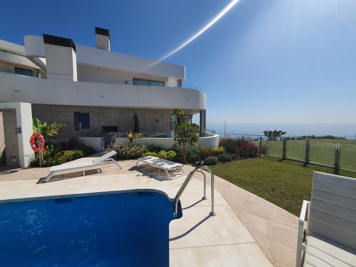 Luxury Beachfront Apartment With Pool, Sauna, Fitness And Gym In Province Malaga, Andalusia Mijas Exteriör bild